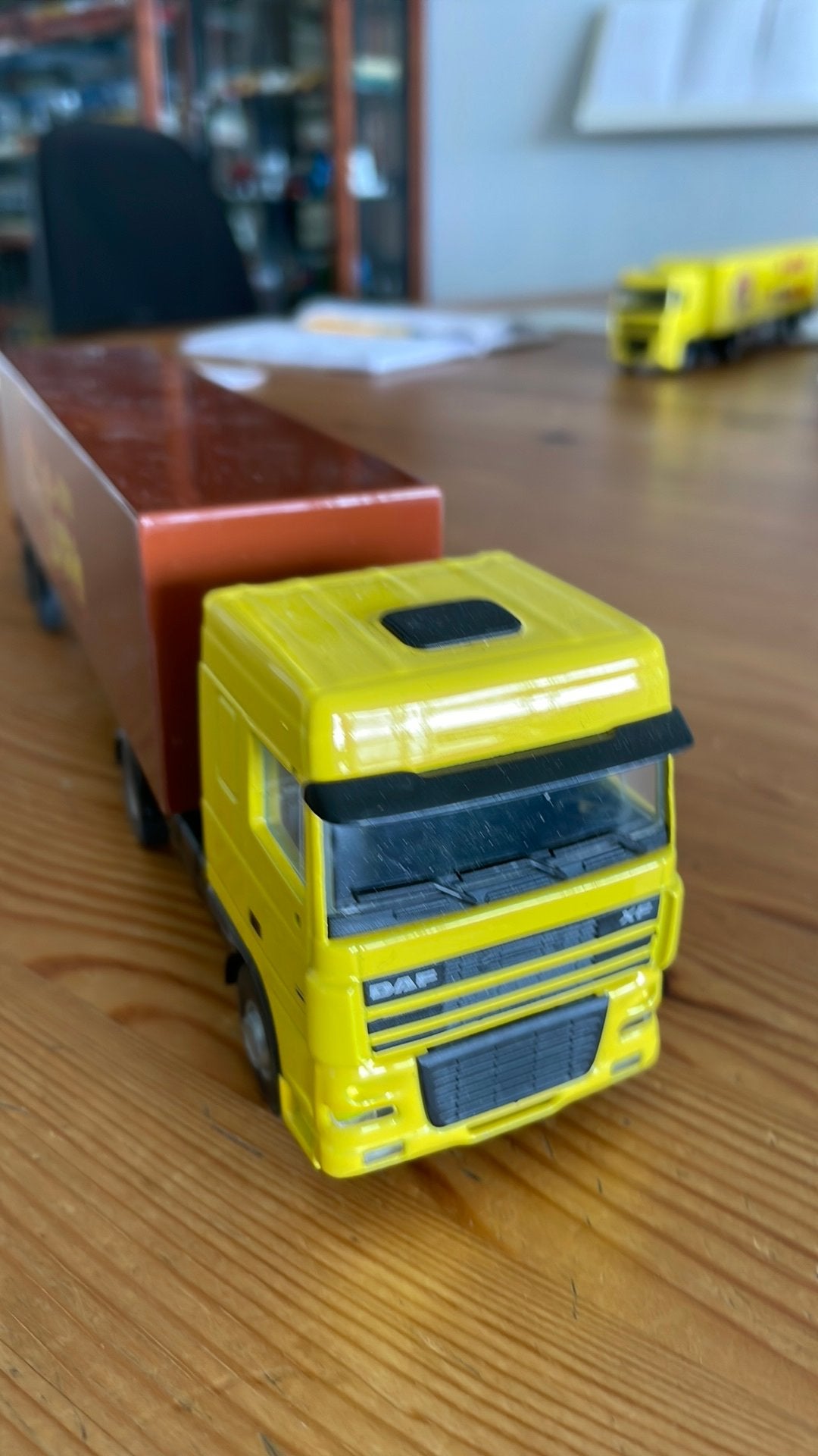 Daf XF 95 480 truck met oplegger “Lion”, Ophalen of Verzenden, Zo goed als nieuw, Bus of Vrachtwagen, Lion Toys