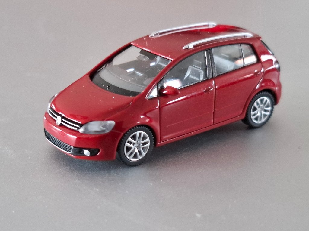 1:87 Volkswagen VW Golf Plus wijnrood Wiking € 7,50, Verzenden, Zo goed als nieuw, Auto, Wiking