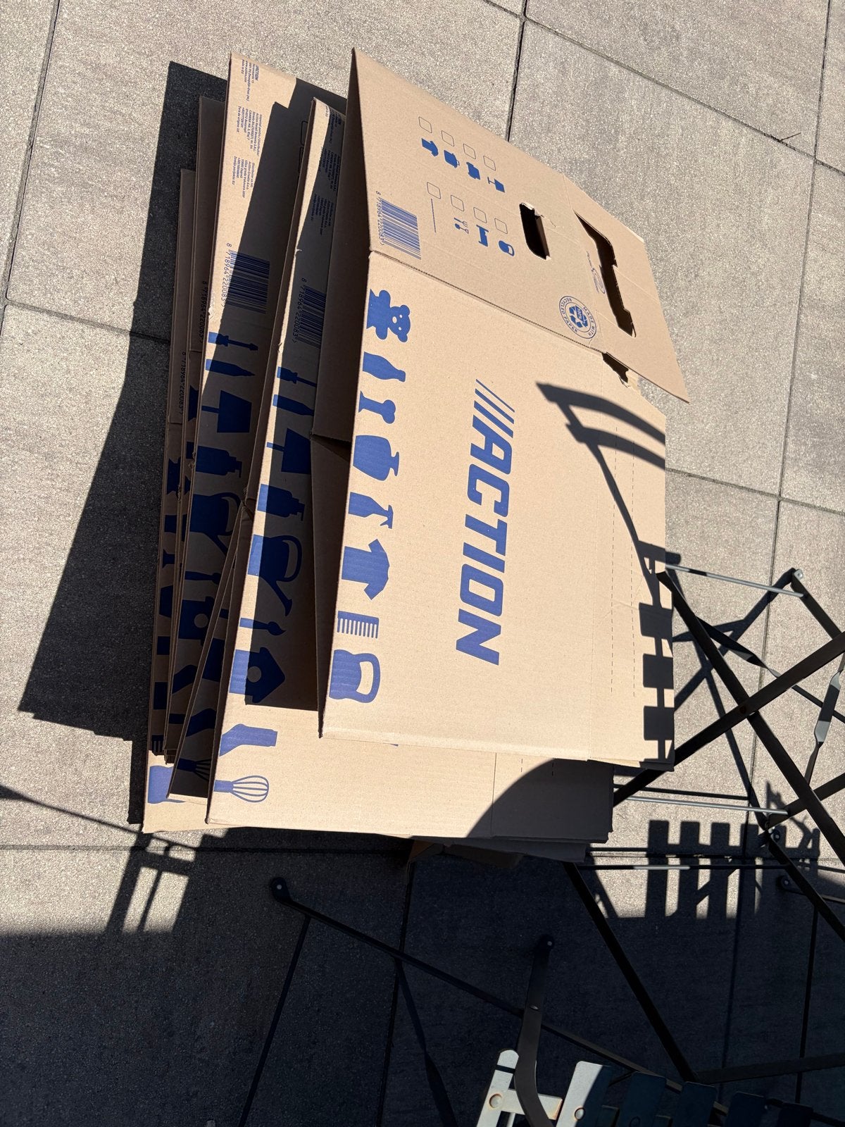 Gratis 9 Verhuisdozen van Action, Ophalen, 40 tot 60 cm, Opvouwbaar, 50 tot 75 cm