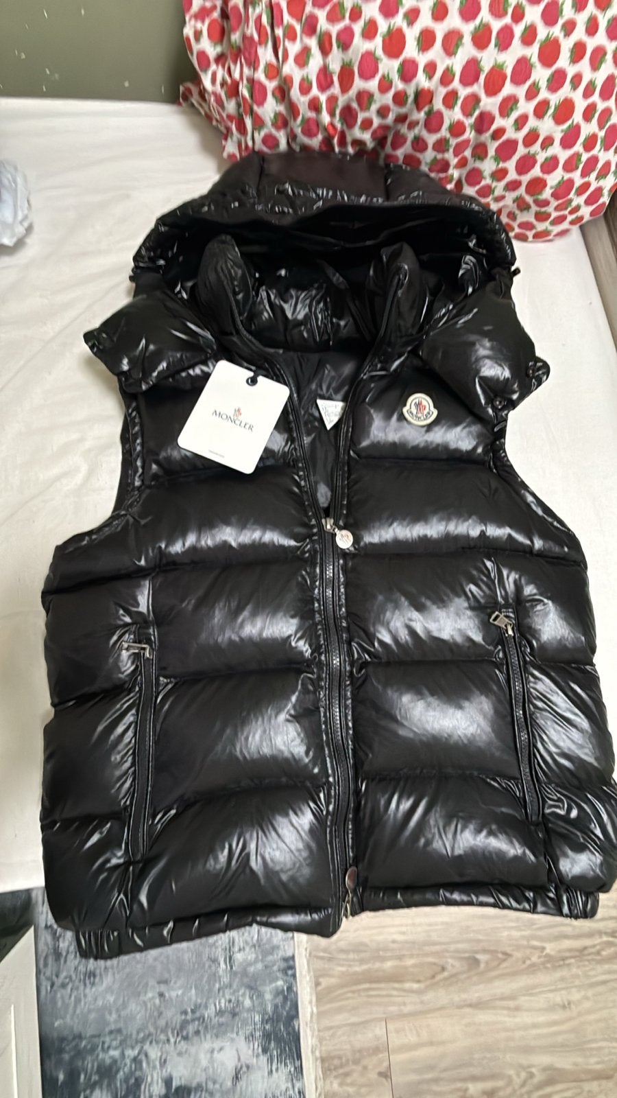 Moncler bodywarmer met capuchon - Zwart - Nieuw, Kleding | Dames, Jassen | Zomer, Ophalen, Nieuw, Maat 38/40 (M), Zwart