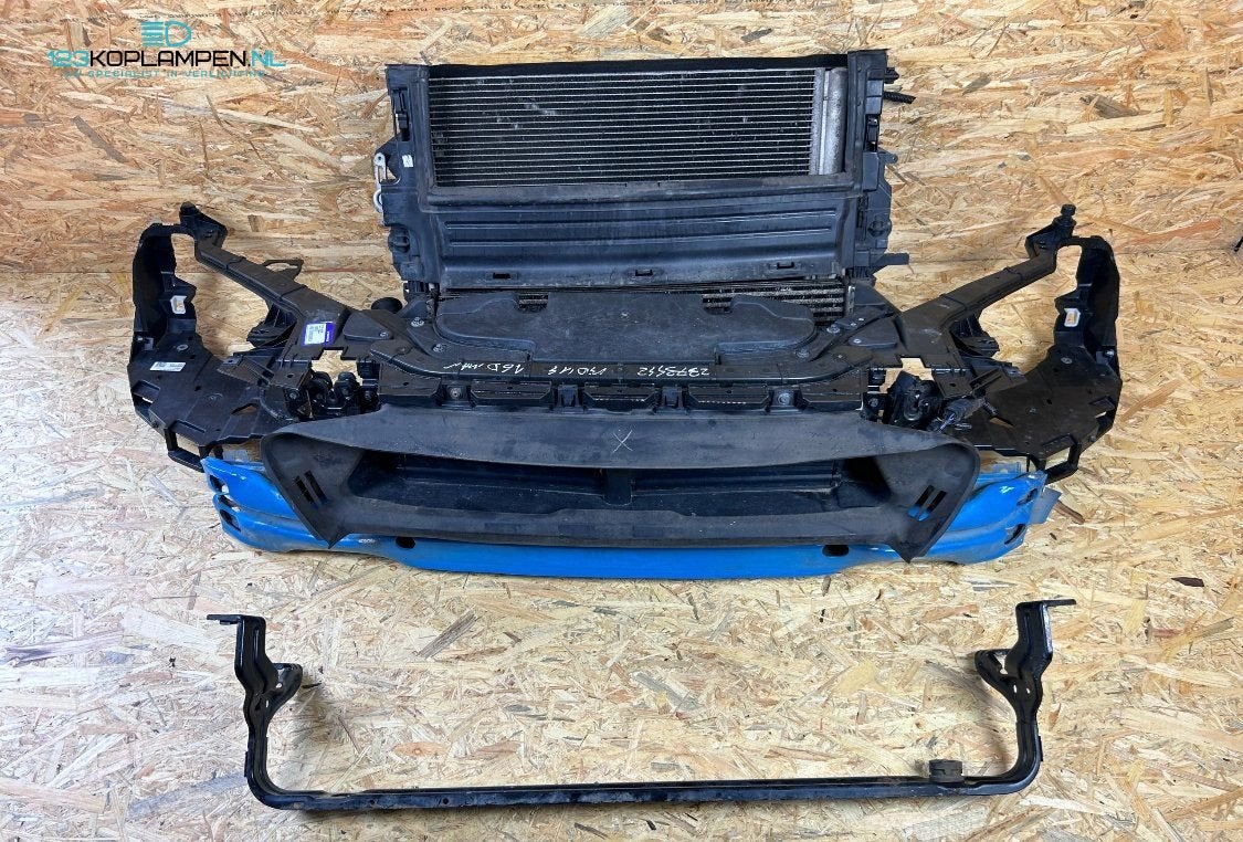Volvo V40 2 / II 1.6 Diesel voorfront koelerpakket radiateur