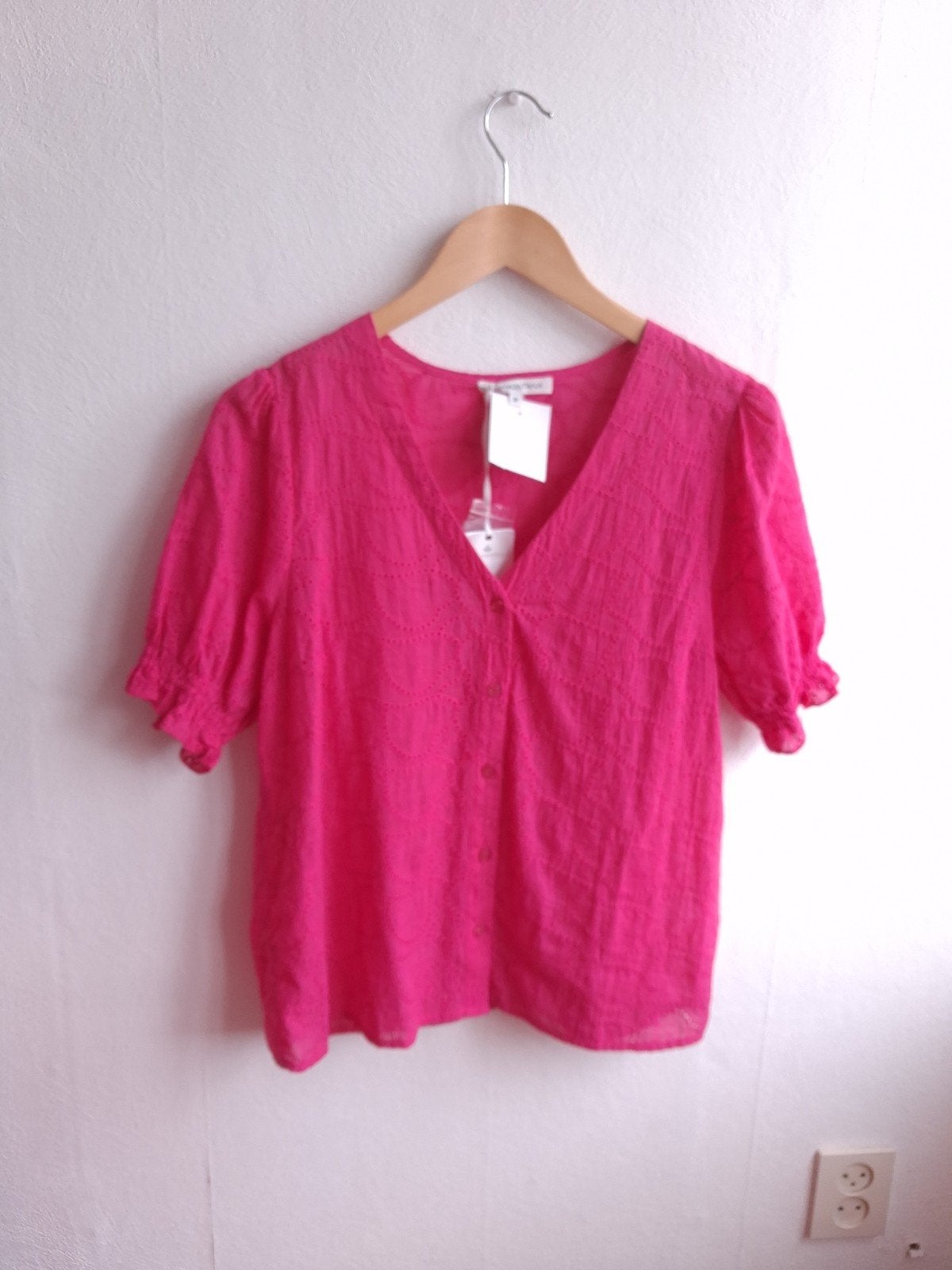 Nieuwe felroze broderie top van Tramontana, Kleding | Dames, Maat 38/40 (M), Tramontana, Nieuw, Ophalen of Verzenden