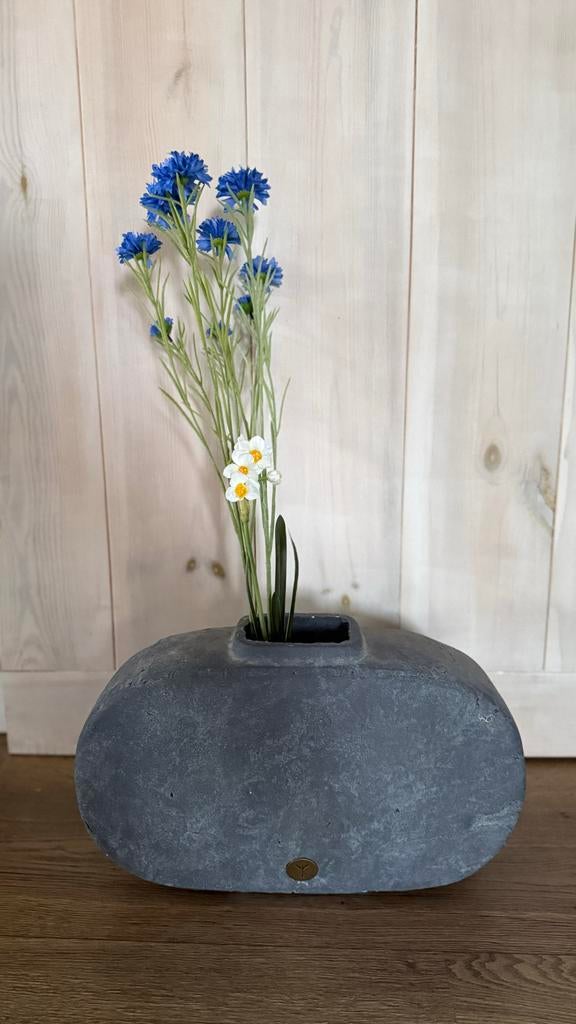 2 betonnen vazen - Decoratieve vazen voor binnen en buiten, Steen, Gebruikt, Zwart, Ophalen of Verzenden