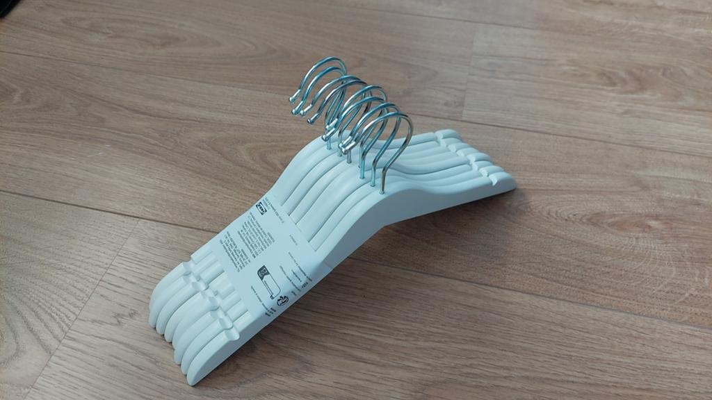 Kledinghangers ikea kindermodel, Kleding | Dames, Kledinghangers, Ophalen of Verzenden, Zo goed als nieuw, Hout