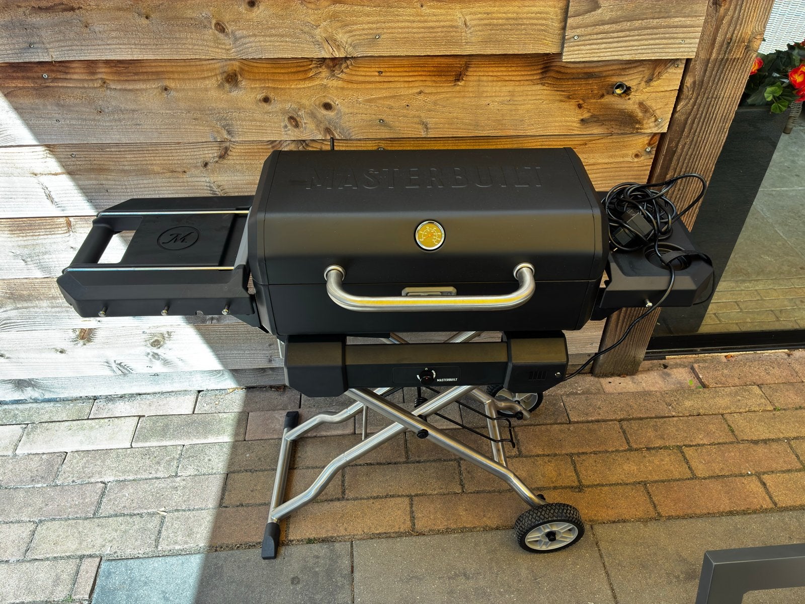Masterbuilt Digitale Smoker & Houtskoolgrill met Onderstel, Ophalen, Zo goed als nieuw