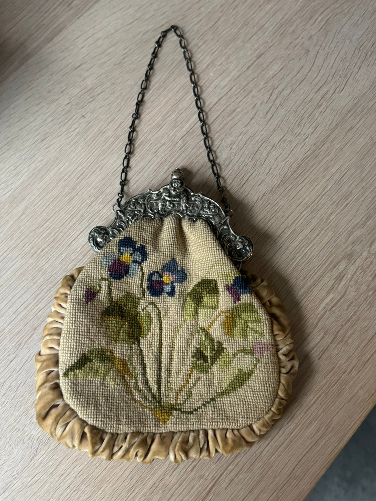 Prachtig antiek zilveren beugeltasje in gave staat, Ophalen of Verzenden, Dames