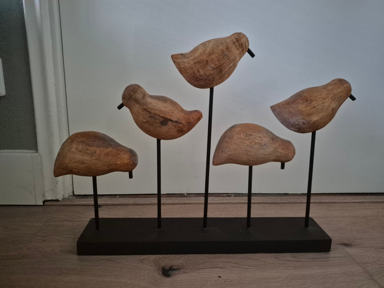 Decoratieve houten vogels op standaard - 44x37 cm, Huis en Inrichting, Ophalen, Hout, Gebruikt, Landelijk