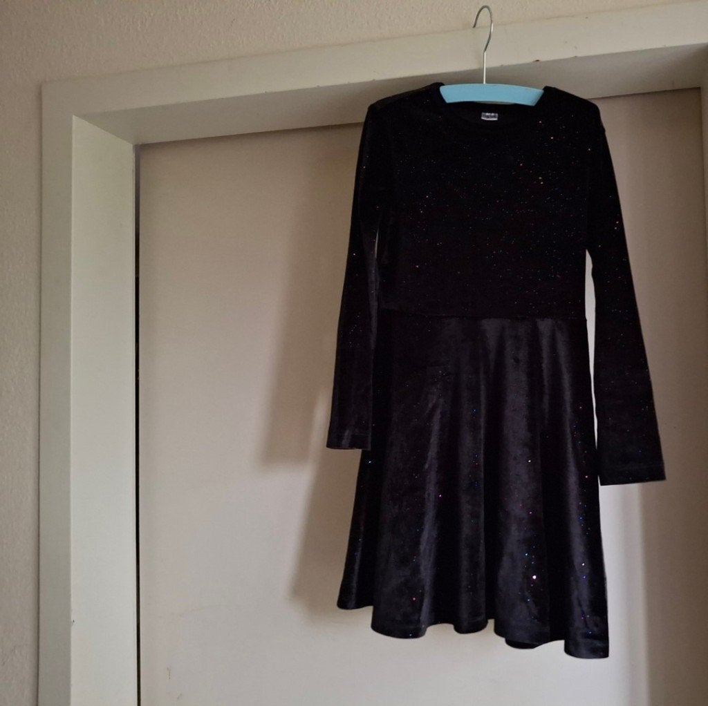Zwarte glitterjurk jurk met glitters maat 110 116, Ophalen of Verzenden, Meisje, Jurk of Rok
