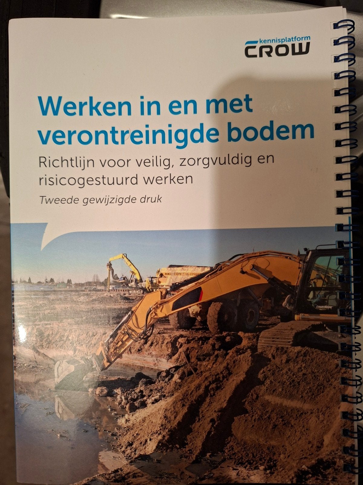 CROW Werken in en met verontreinigde bodem, Boeken, Studieboeken en Cursussen, Ophalen, HBO, Zo goed als nieuw, CROW