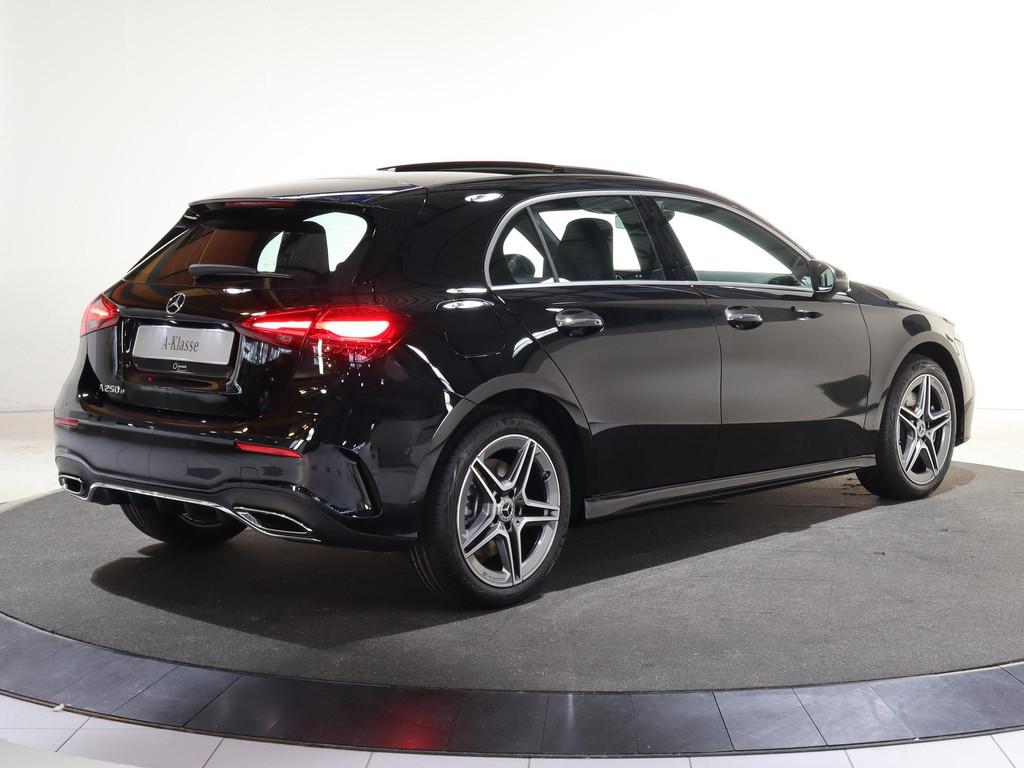 Mercedes-Benz A-Klasse 250e Business Solution AMG | Panorama, Auto's, 4 cilinders, Plug-in hybride, Bedrijf, Nieuw