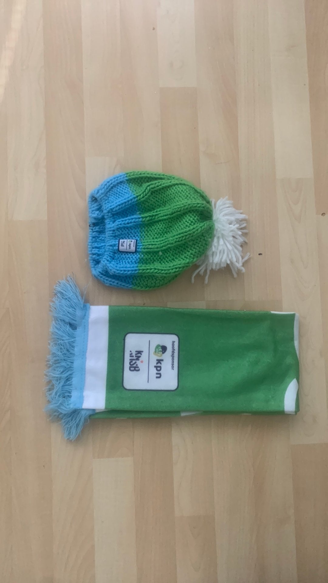 KPN muts en sjaal, Ophalen of Verzenden, Zo goed als nieuw, Sjaal