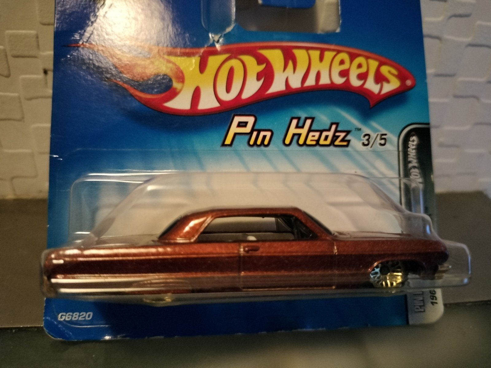 PIN HEDZ 22 JAAR OUDE HOTWHEELS CHEVROLET IMPALA 1964, Ophalen of Verzenden, Nieuw, Auto, Overige merken