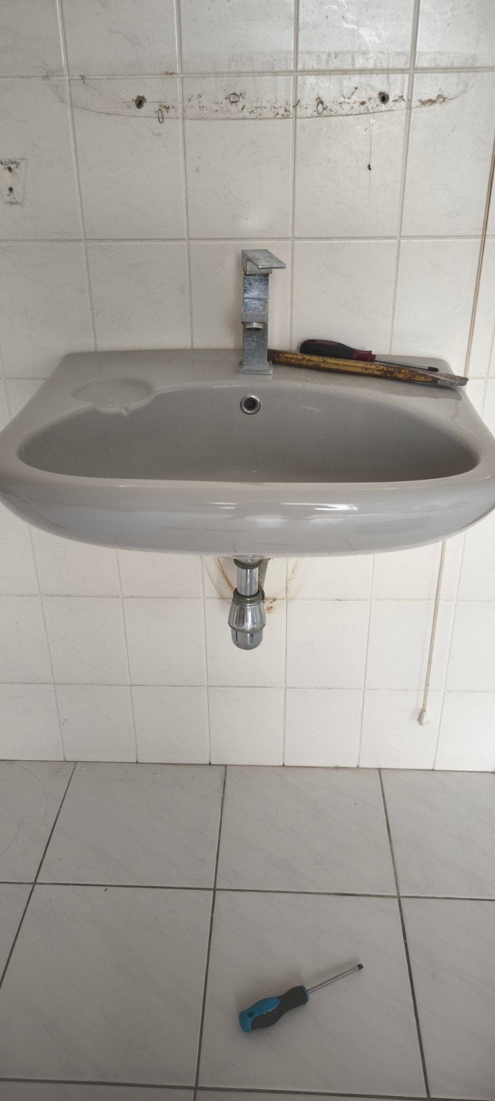 Vintage wastafel grijs met spiegel, Ophalen, Zo goed als nieuw