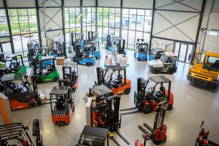 TRY BEFORE YOU BUY | Experience Center | Vorkheftrucks, Ophalen