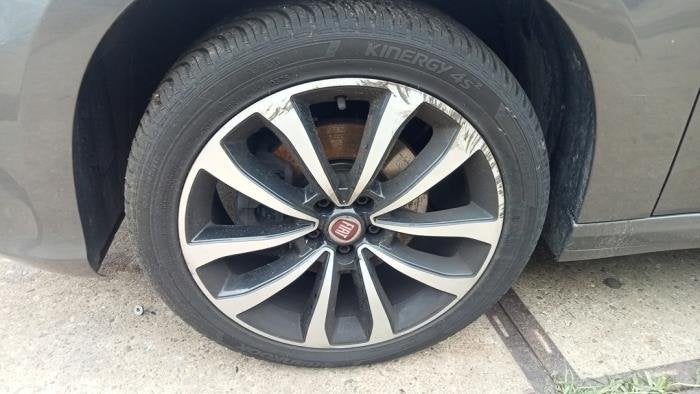Sportvelgenset + banden van een Fiat Tipo, Auto-onderdelen, Banden en Velgen, Gebruikt, -, -, Ophalen of Verzenden