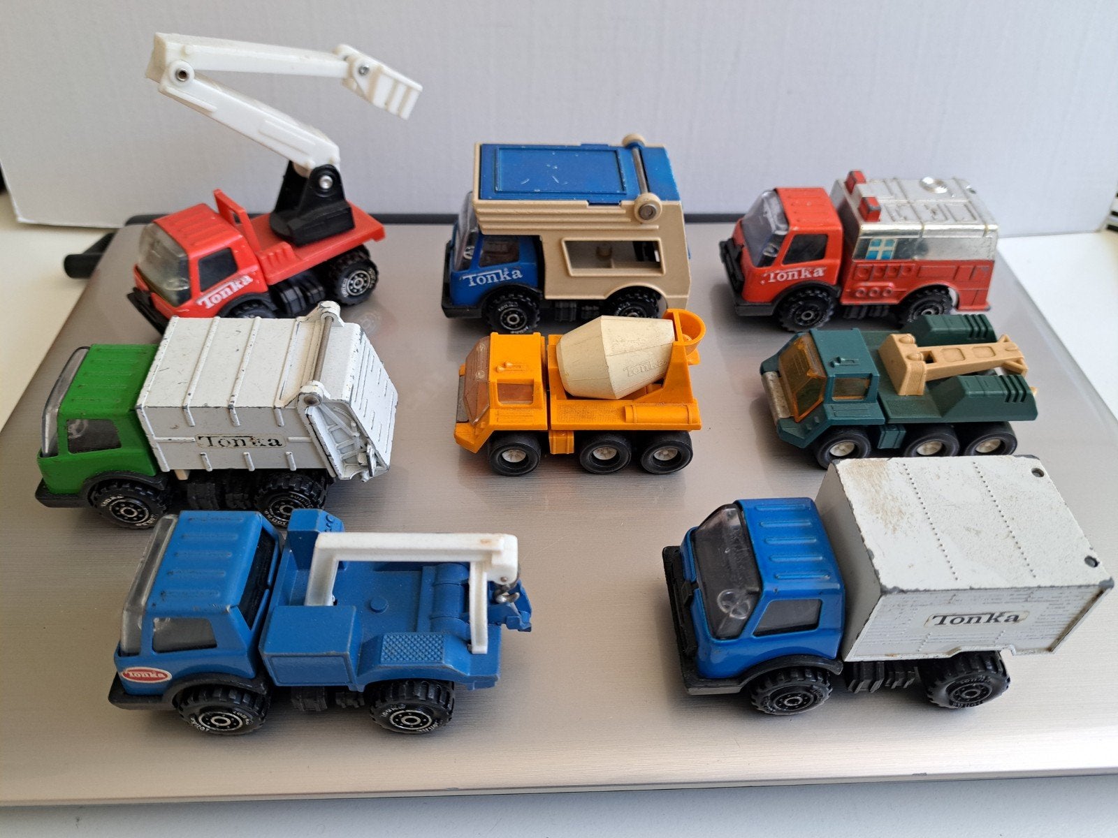 Tonka, diverse modellen, gebruikt maar onverwoestbaar., Ophalen of Verzenden, Auto's