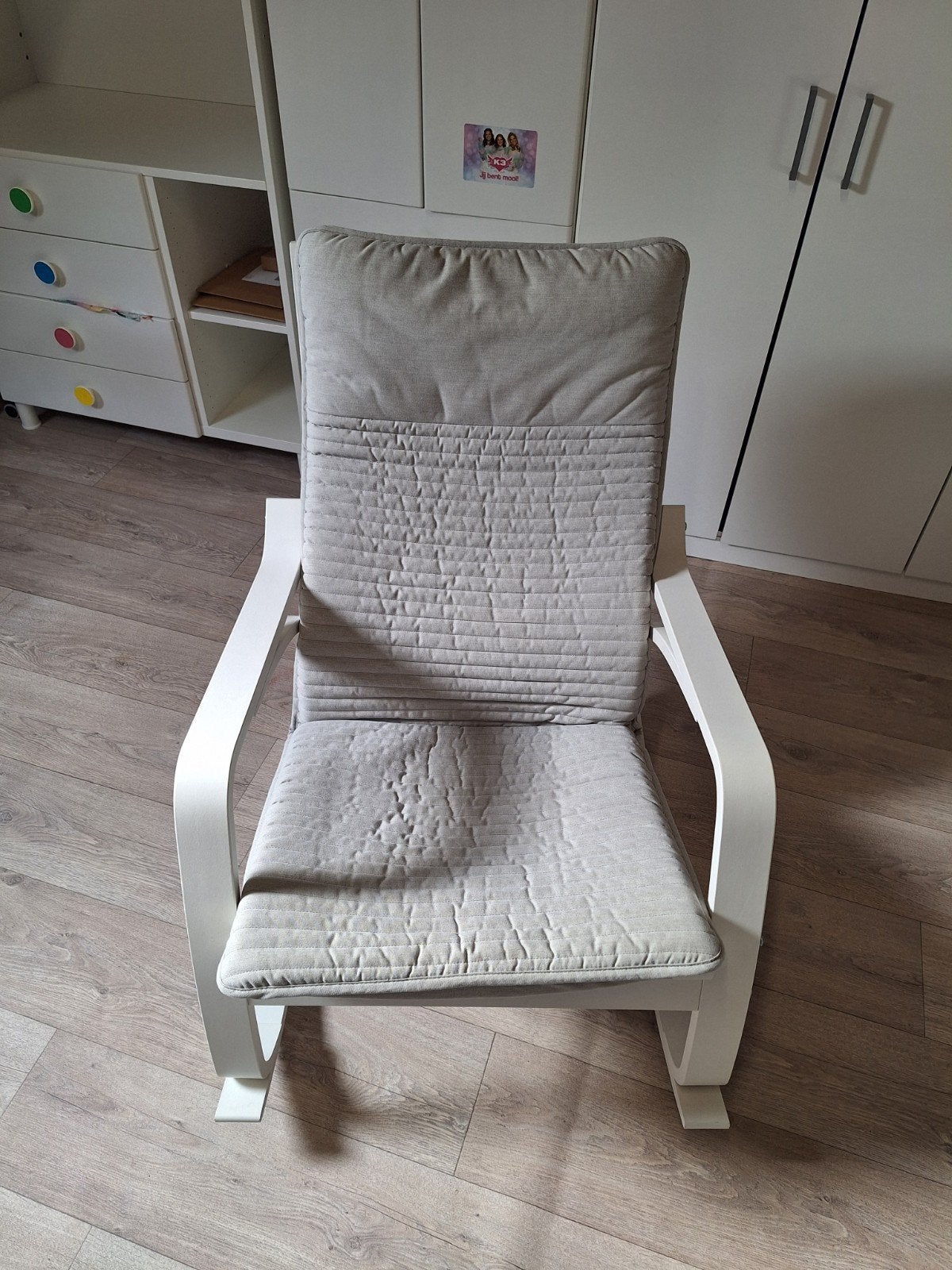 Witte schommelstoel met kussen., Ophalen