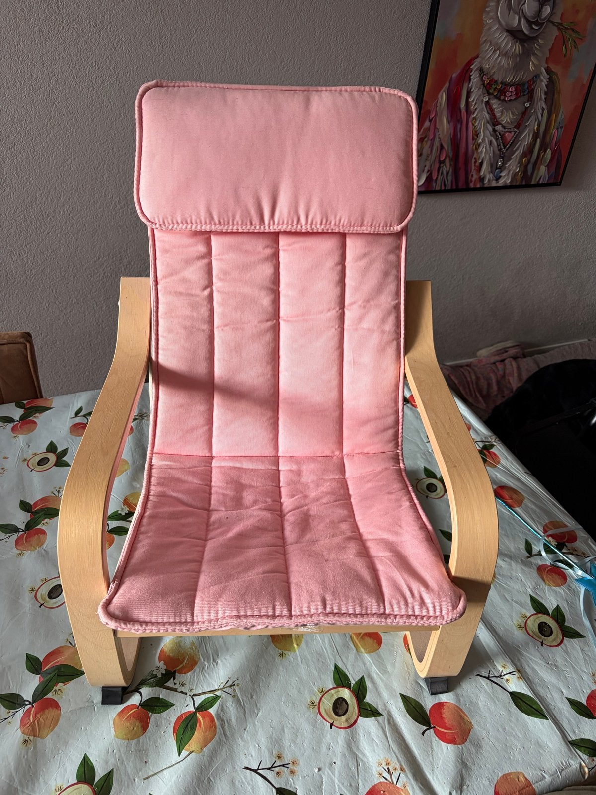 Roze kinderstoel met houten frame, Ophalen, Gebruikt, Overige kleuren, Eén