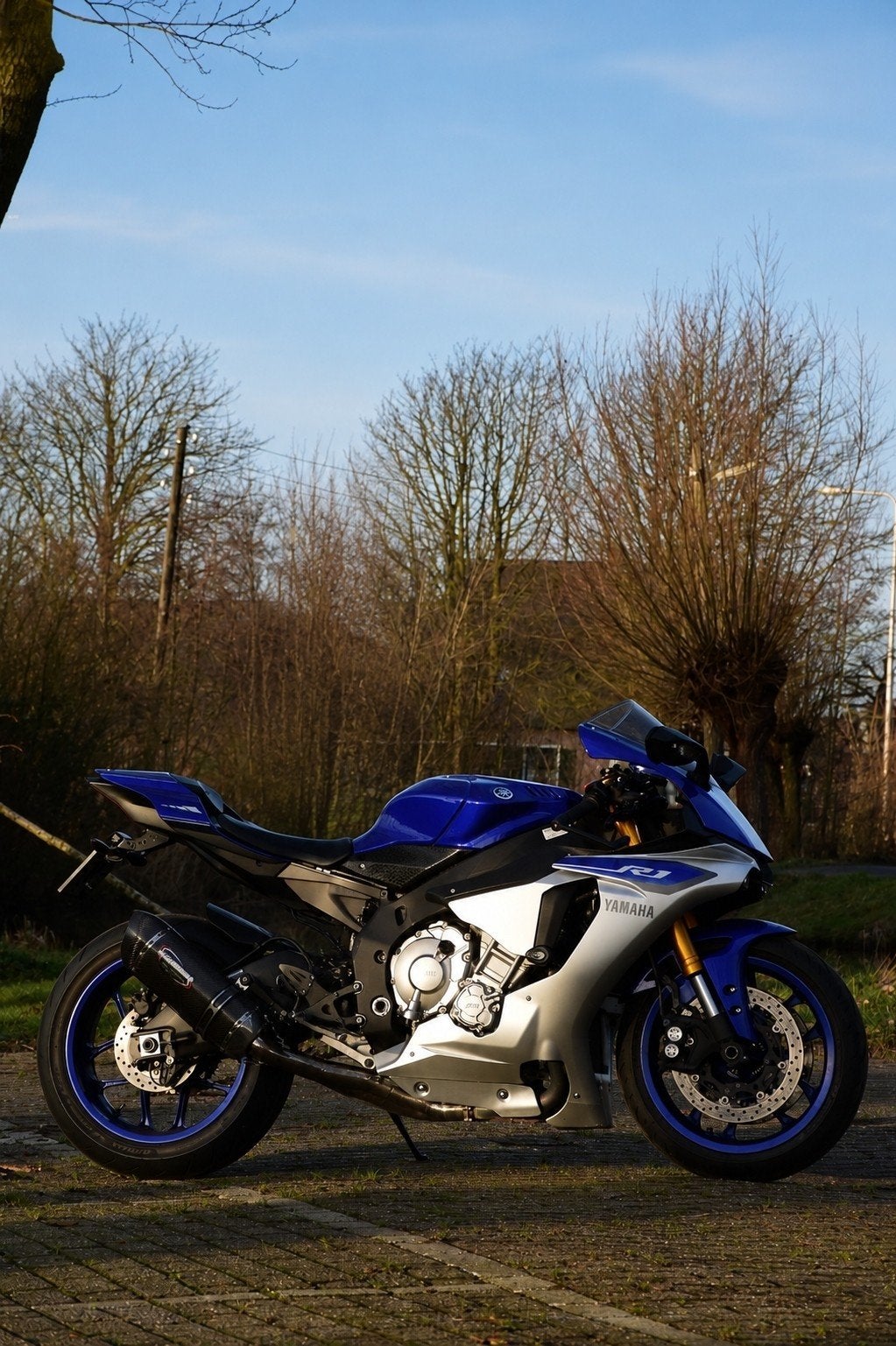 Yamaha R1 2015, Ophalen