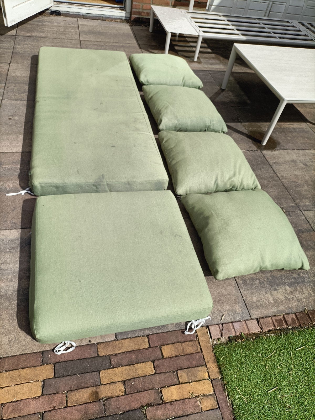 Groene tuinkussens, Ophalen, Gebruikt