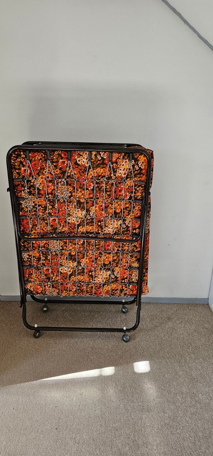 Opvouwbaar eenpersoonsbed met bloemenprint, Ophalen, Gebruikt, Vintage, Retro, 80 cm