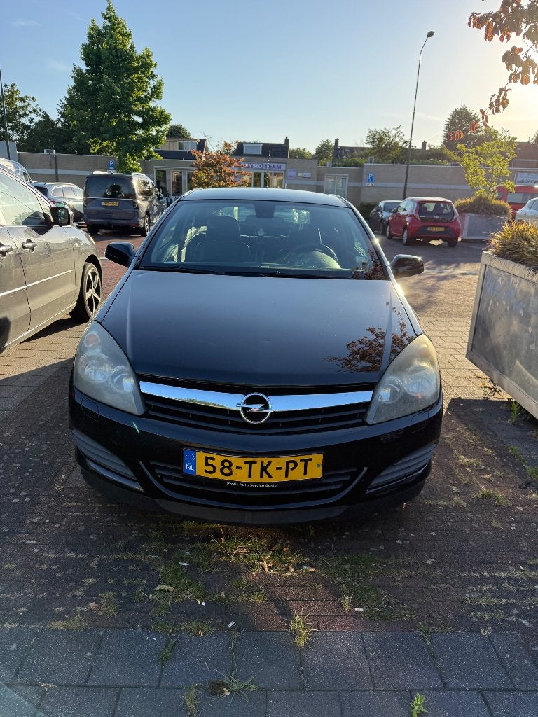 Opel Astra 1.6 16V GTC AUT 2006 Zwart, 15 km/l, 1145 kg, 4 cilinders, 620 kg