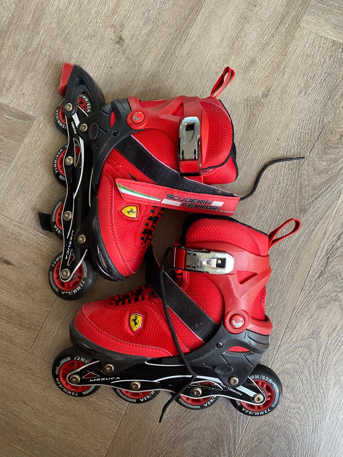 Rode Ferrari inline skates, Overige merken, Kinderen, Ophalen of Verzenden, Inline skates 4 wielen