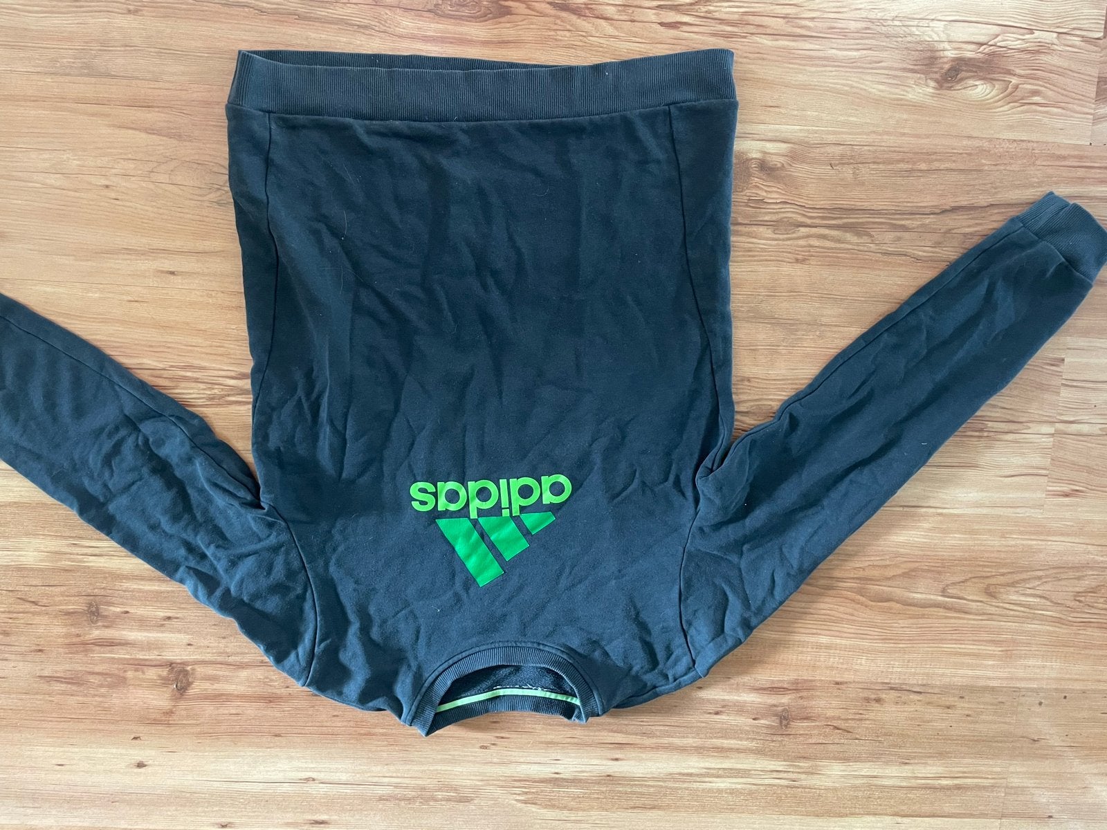 Adidas heren trui - Zwart met groen logo, Ophalen of Verzenden, Gedragen, Maat 48/50 (M), Zwart