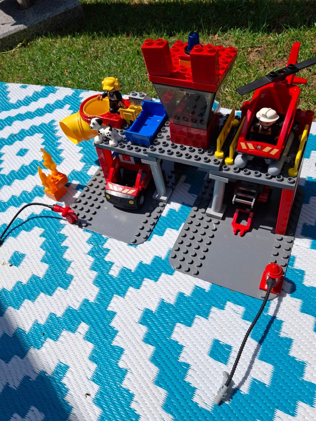 Lego Duplo Brandweerkazerne met voertuigen en figuren, Compleet, Ophalen of Verzenden, Zo goed als nieuw, Duplo