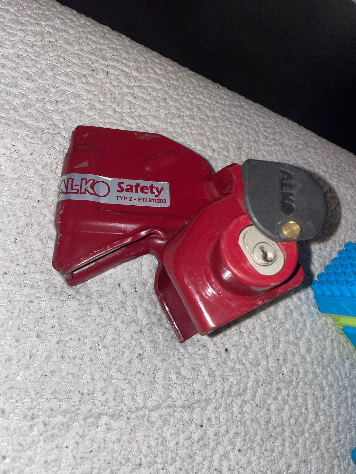 Gezocht: Montageset voor AL-KO Safety Typ 2, Caravans en Kamperen, Ophalen of Verzenden, Gebruikt