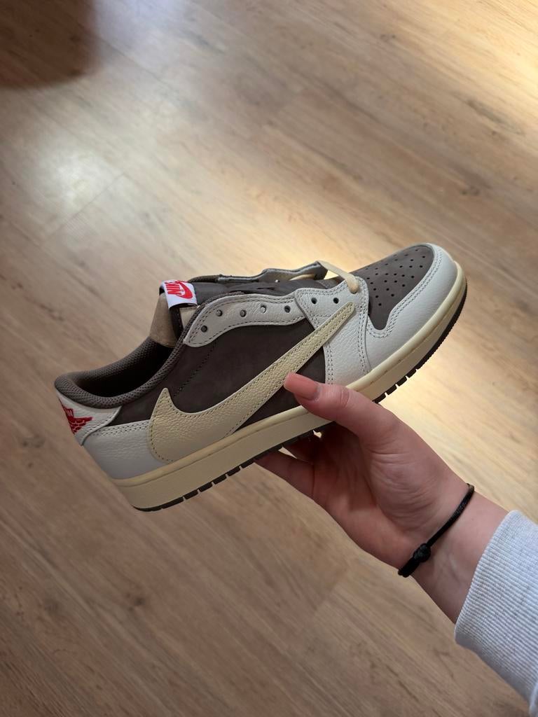 Nike Air Jordan 1 Low Travis Scott Reverse Mocha, Ophalen of Verzenden, Zo goed als nieuw, Bruin, Sneakers of Gympen