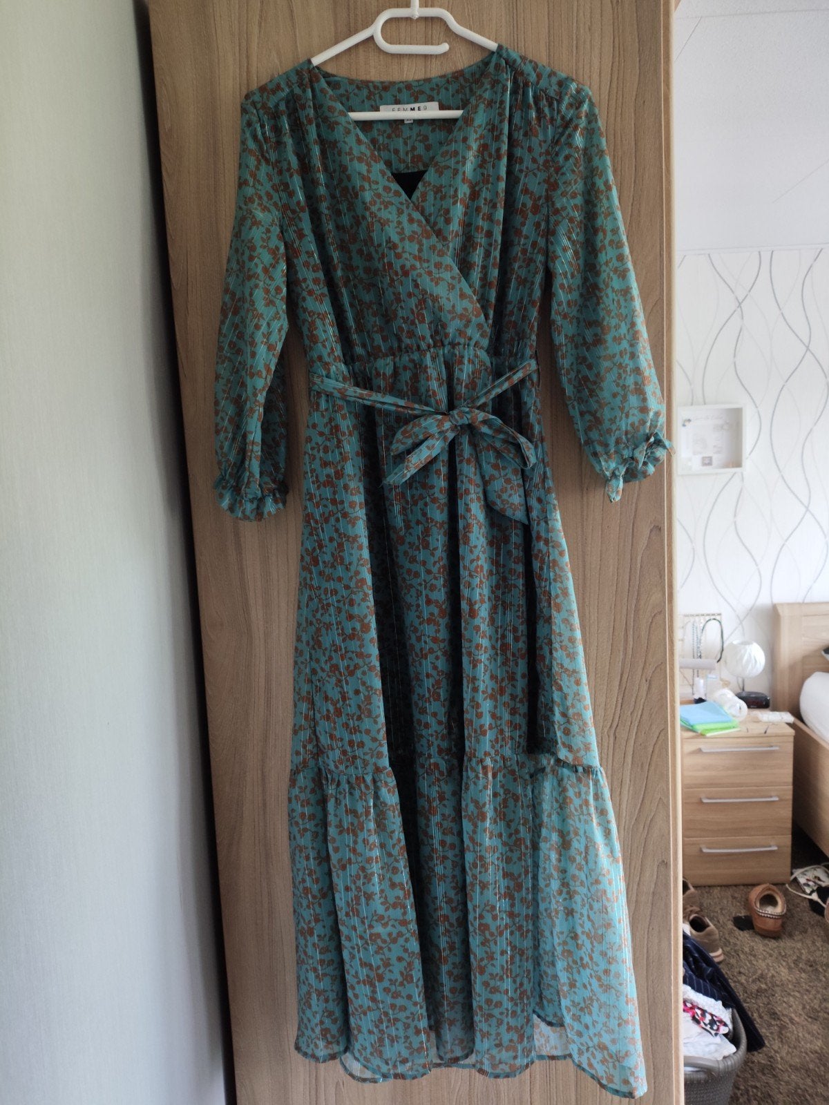 FEMME9 jurk met bloemenprint - Maat XS, FEMME9, Blauw, Ophalen of Verzenden, Zo goed als nieuw