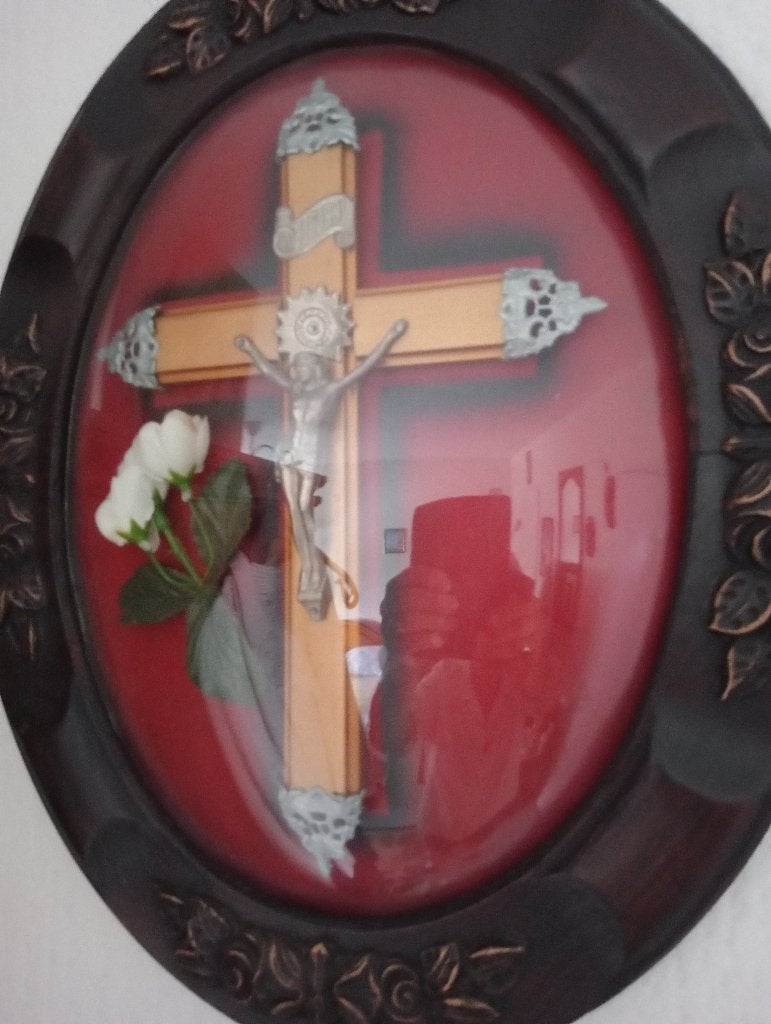 kruis in glas, Antiek en Kunst, Ophalen of Verzenden