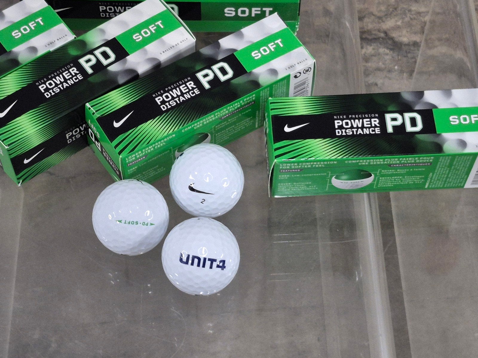12 nieuwe nike PD soft golfballen in doos, Sport en Fitness, Ophalen of Verzenden, Nieuw, Bal(len)