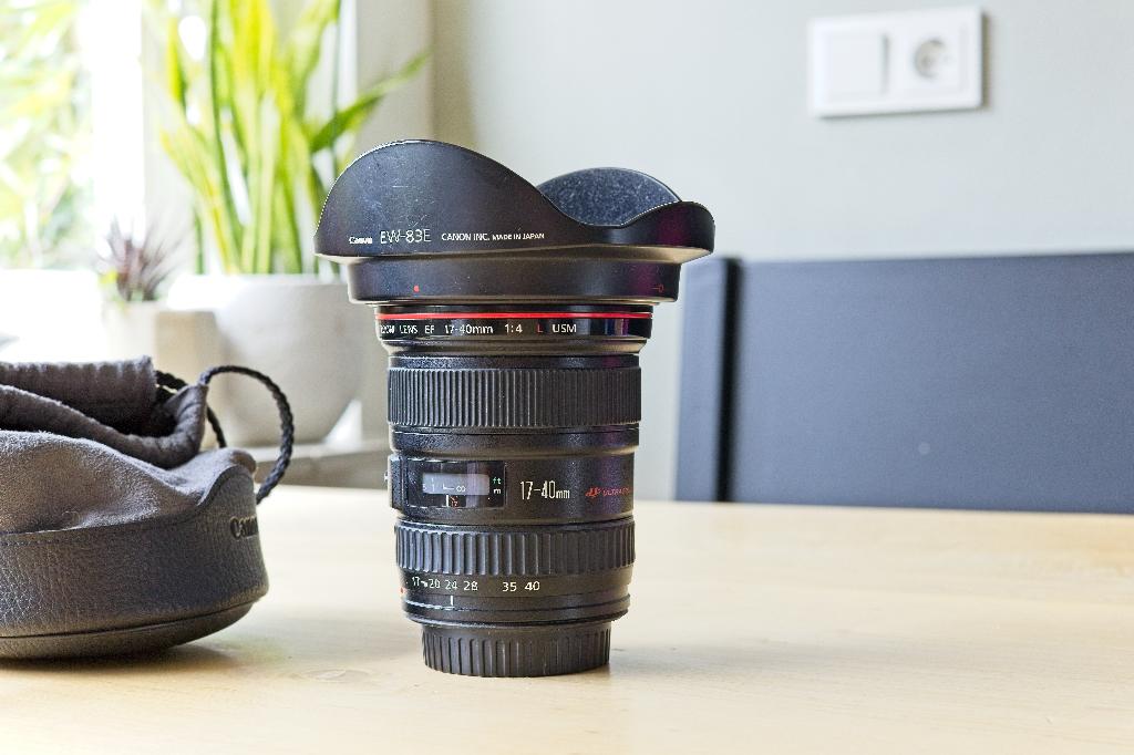 Canon 17-40mm F/4 L USM, Ophalen of Verzenden, Gebruikt, Groothoeklens, Zoom