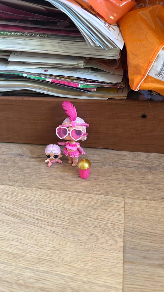 LOL poppetjes met kleren., Ophalen of Verzenden, Zo goed als nieuw