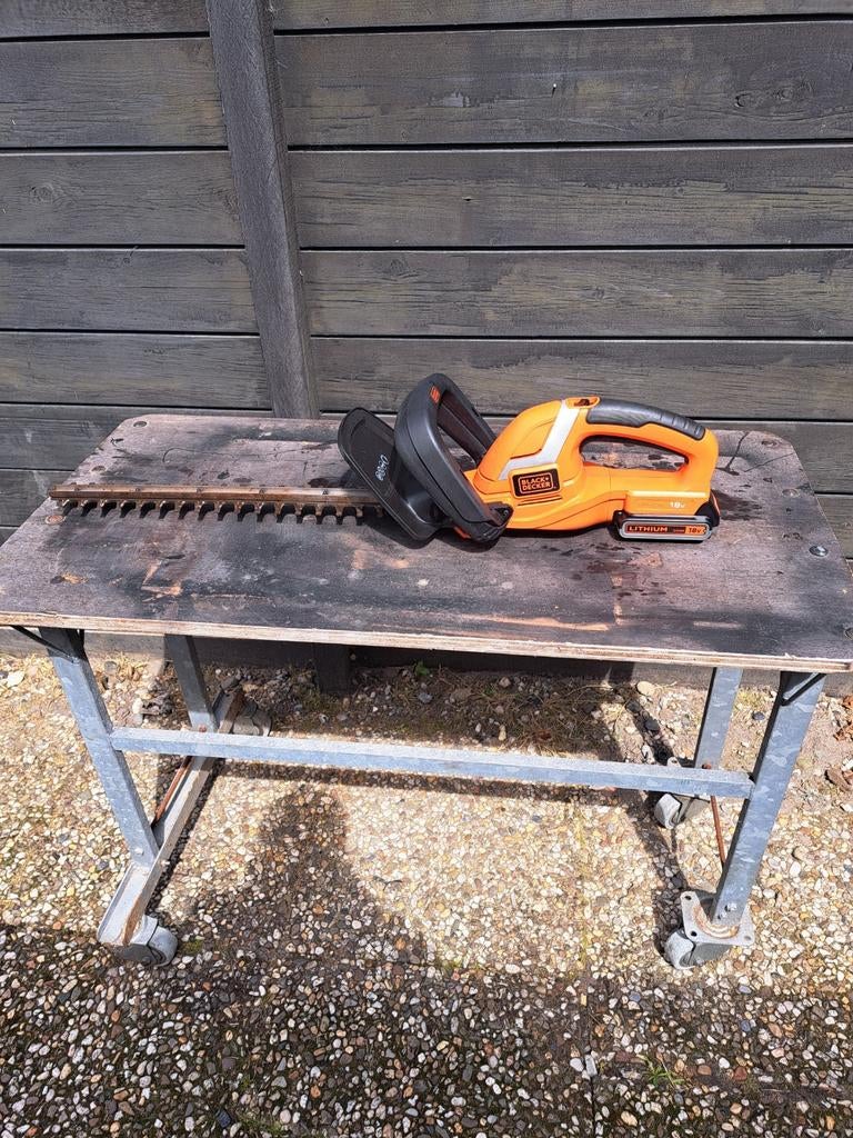 Black+Decker Heggenschaar 18V - Gebruikt, Tuin en Terras, Ophalen, Gebruikt, Accu, Black+Decker