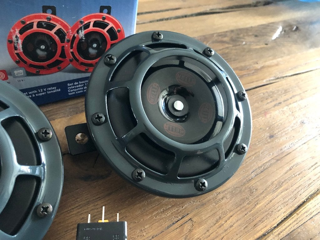 Hella Supertone 118db Claxon set (grijs grey antraciet), Auto diversen, Ophalen of Verzenden