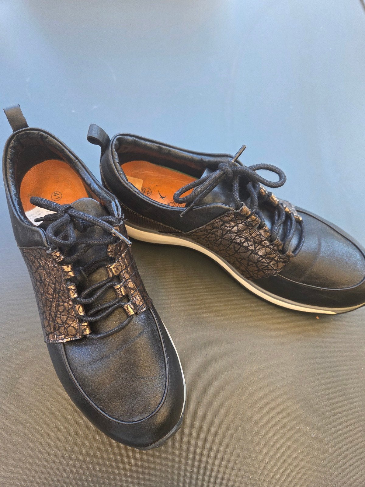 Xsensible stretchwalker. Zwart goudkleurig, bruin, Mt. 41, G, Xsensible, Zwart, Dansschoenen, Ophalen of Verzenden