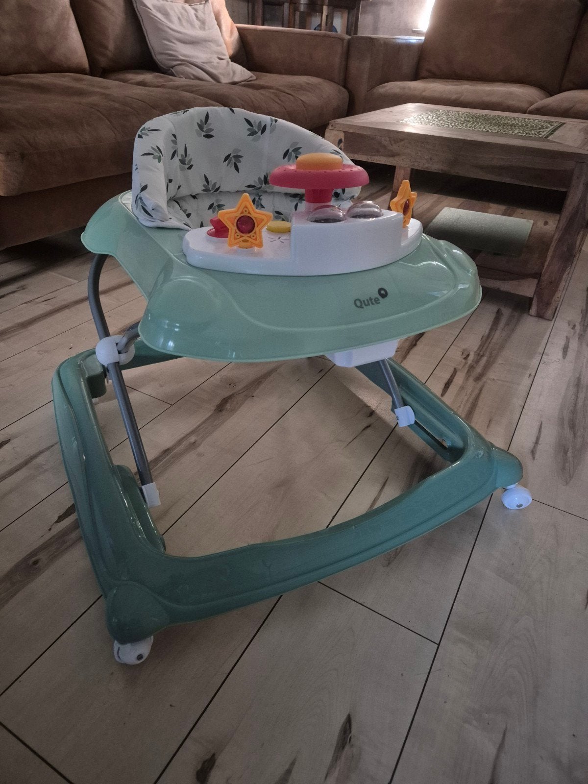 Qute Babywalker / loopstoeltje met licht en geluid, Ophalen, Zo goed als nieuw, Overige typen, Met licht