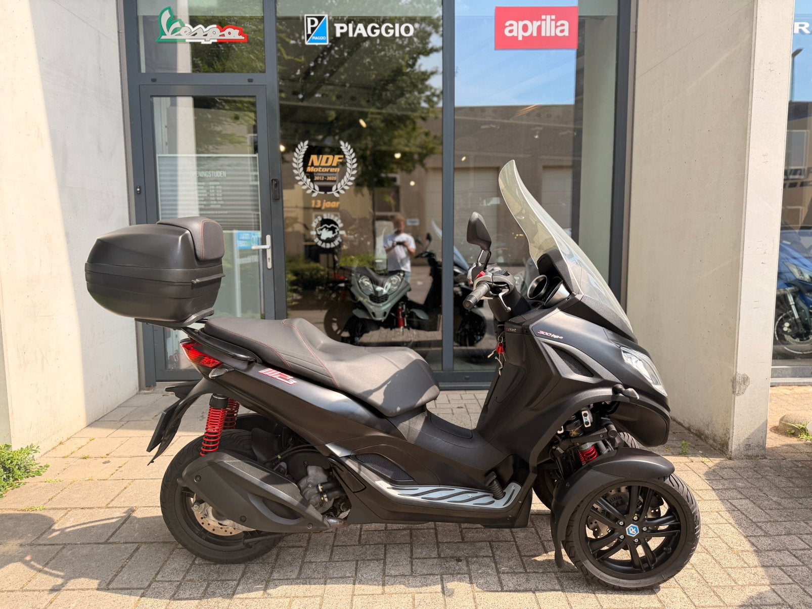 Piaggio mp3 300cc hpe abs asr autorijebwijs!, Motoren, Particulier
