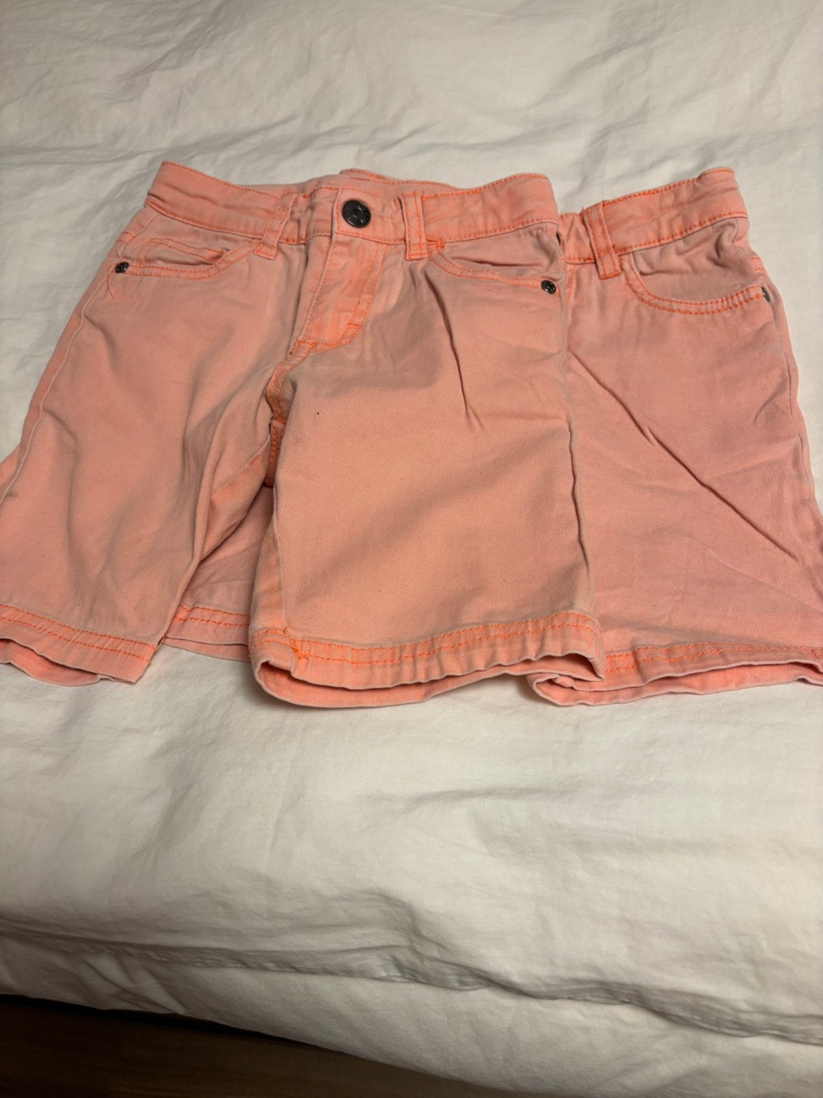Zeeman 2 korte jongens broekjes maatje 104, Ophalen of Verzenden, Gebruikt, Jongen, Broek