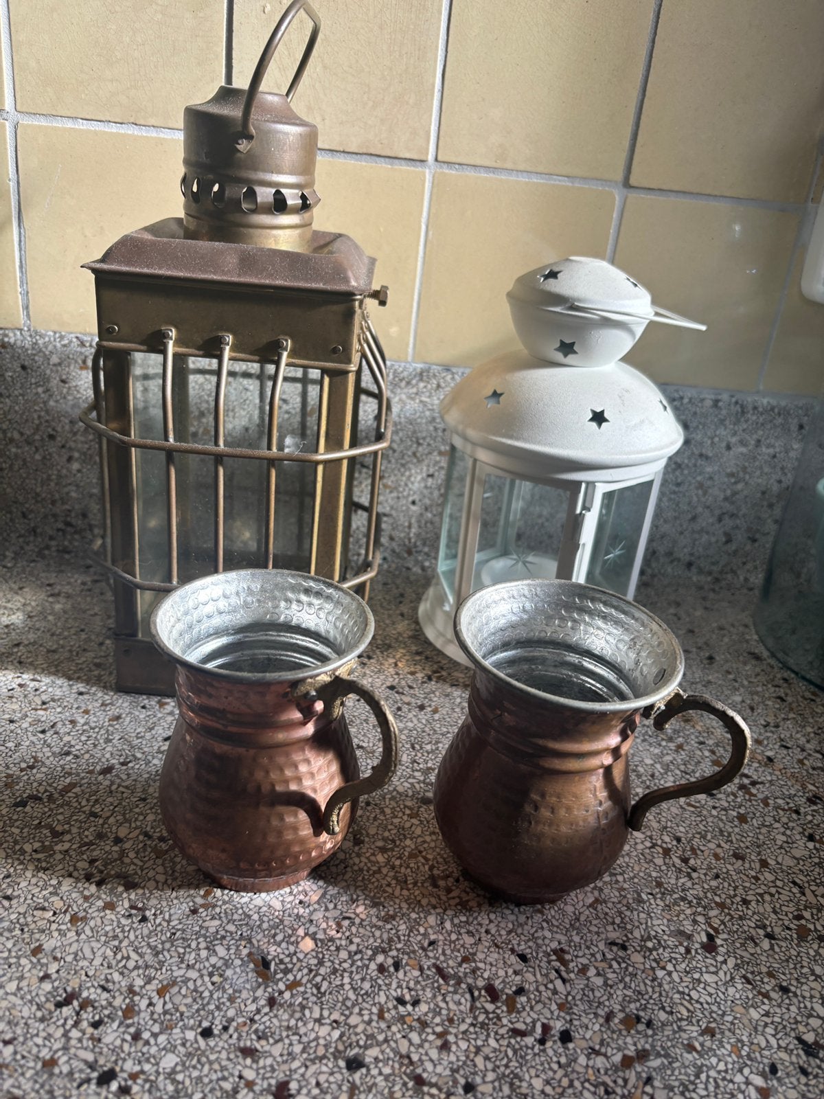 2 koperen kannetjes en 2 lantaarnen, Ophalen, Gebruikt