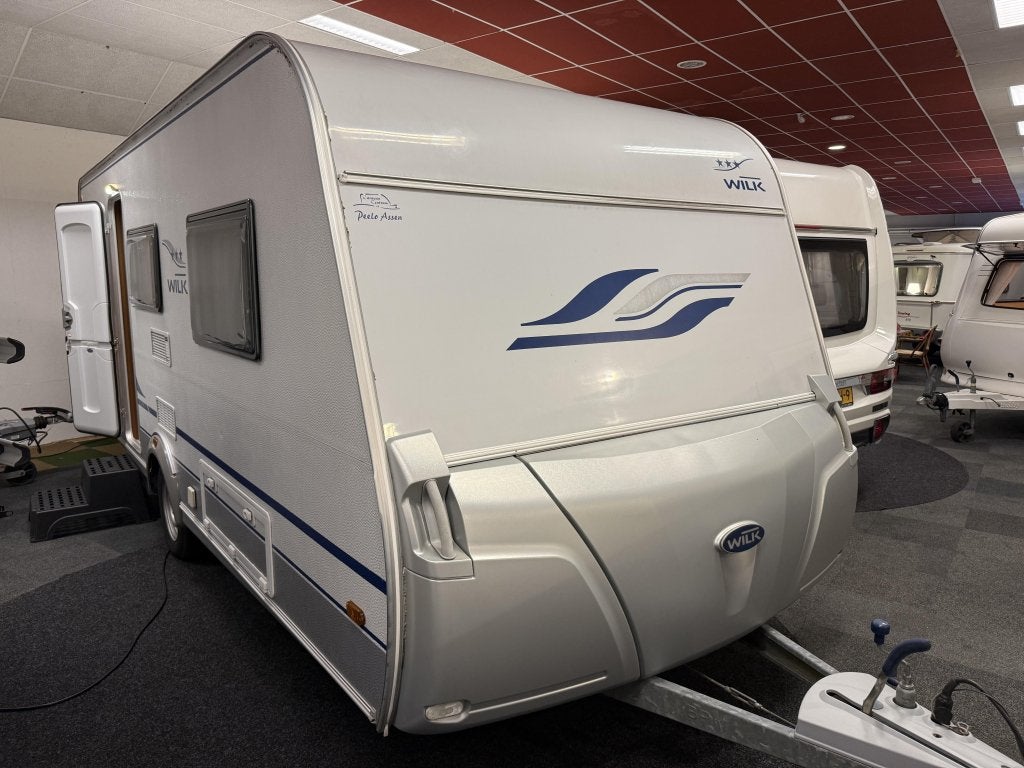 WILK 490 UE RONDZIT- ENKELE BEDDEN SUPER NETJES, Caravans en Kamperen, Rondzit, 2 aparte bedden, Ringverwarming, Bedrijf