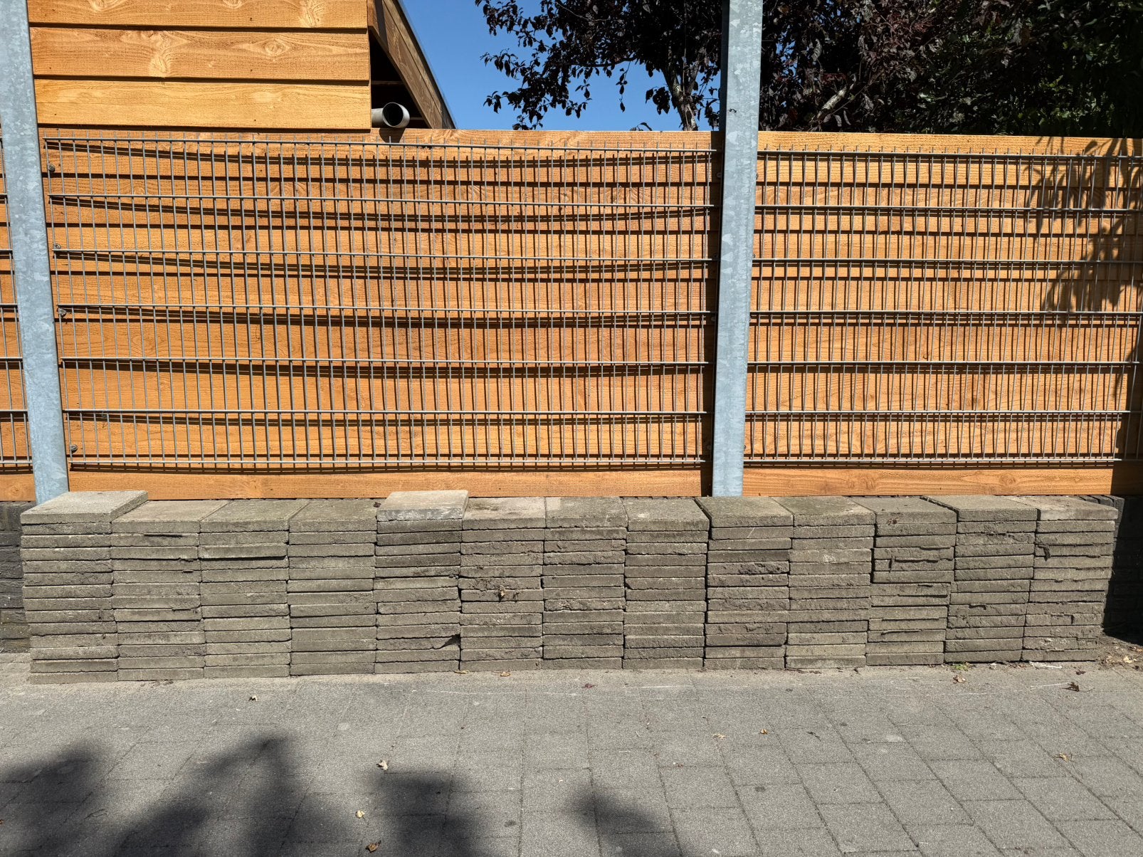 GRATIS 15m2 30x30 betontegels (171 stuks), Ophalen, Gebruikt, Beton