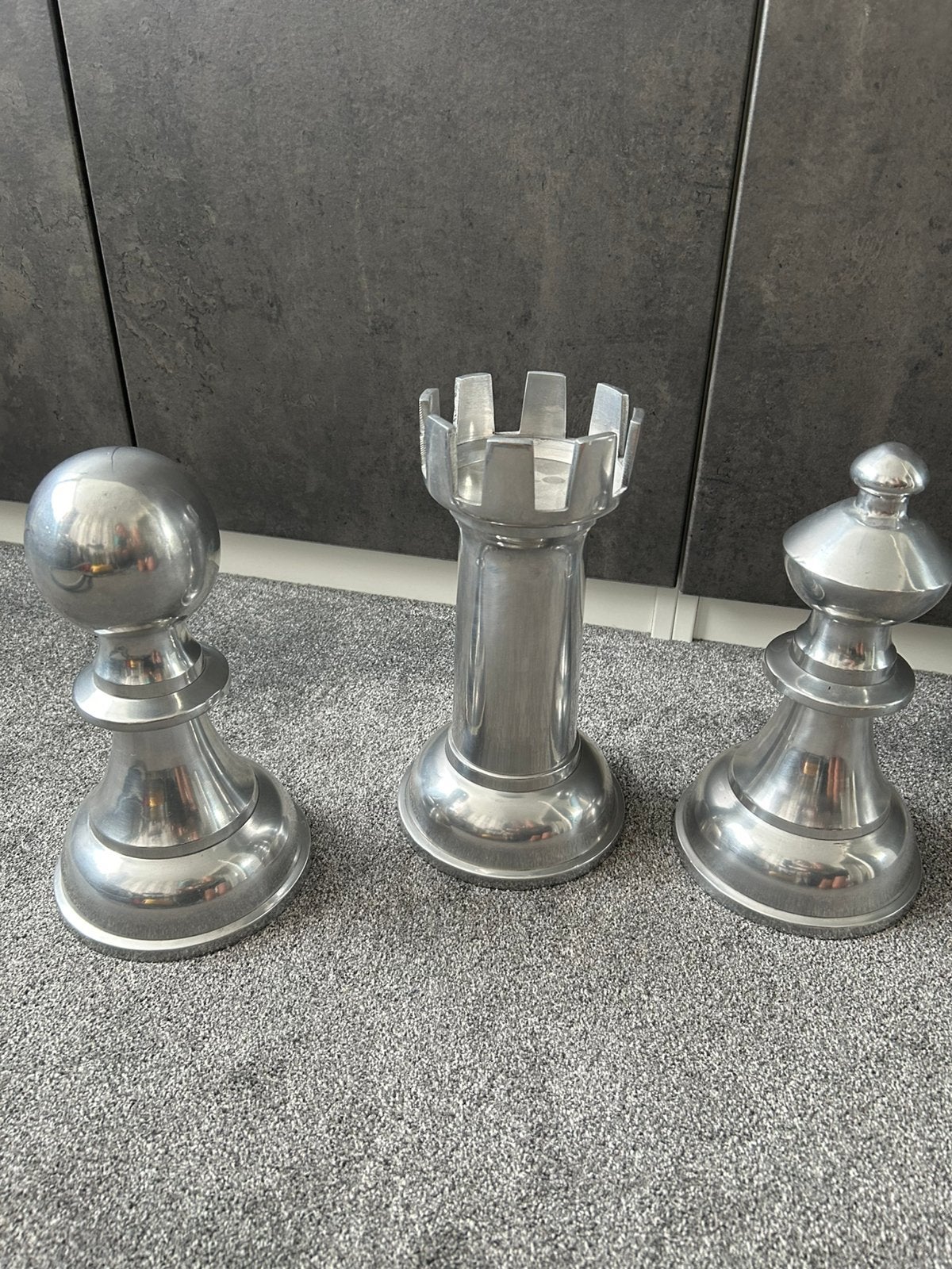 3decoratieve schaakstukken., Ophalen