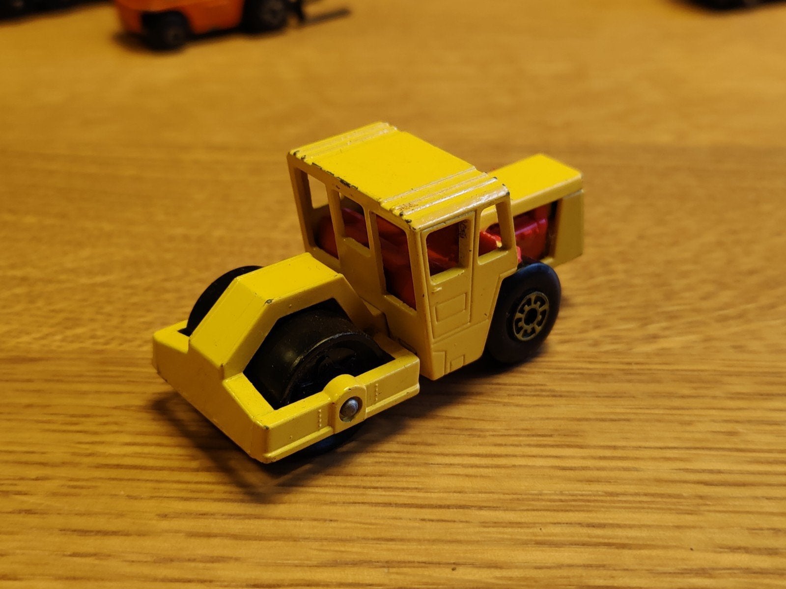 Matchbox Bomag Road Roller GEEL, Ophalen, Zo goed als nieuw, Auto