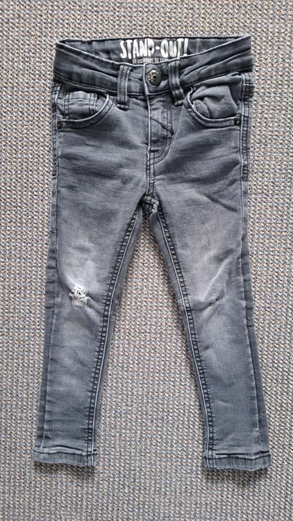 Spijkerbroek mt 98 met gat op de knie, Kinderen en Baby's, Kinderkleding | Overige, Ophalen of Verzenden, Gebruikt, Jongen of Meisje