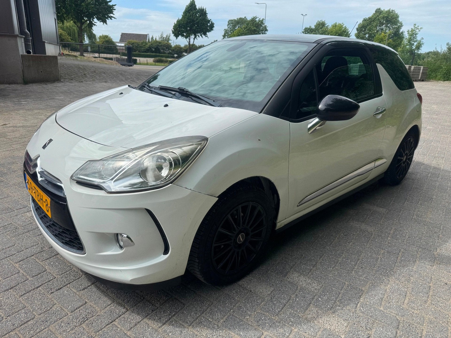 Citroen DS3 1.6 e-HDi So Chic clima, Auto's, Voorwielaandrijving, Euro 5, 28 km/l, Gebruikt