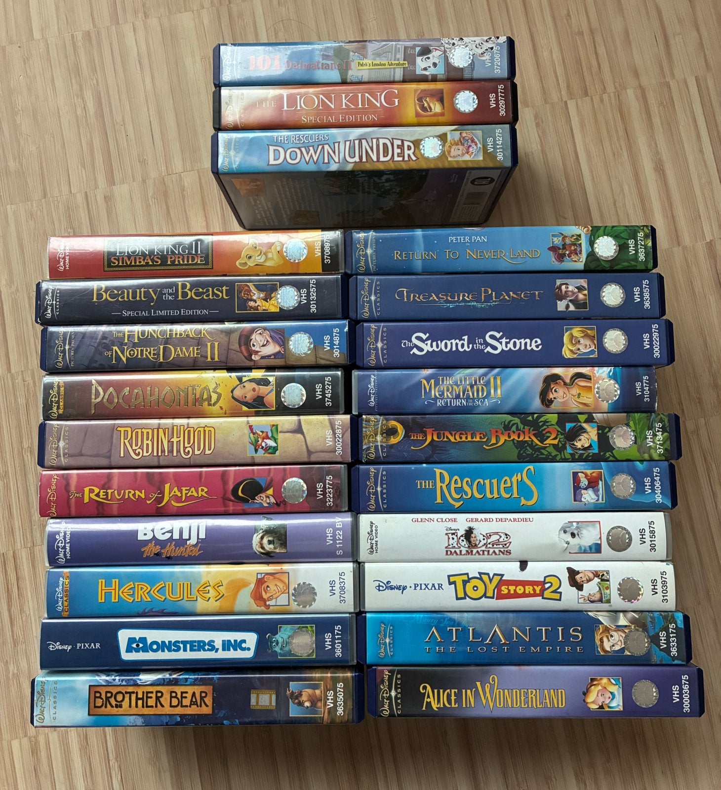 23 Walt Disney VHS banden. Drie ongeopend., Alle leeftijden, Ophalen of Verzenden, Zo goed als nieuw, Overige genres